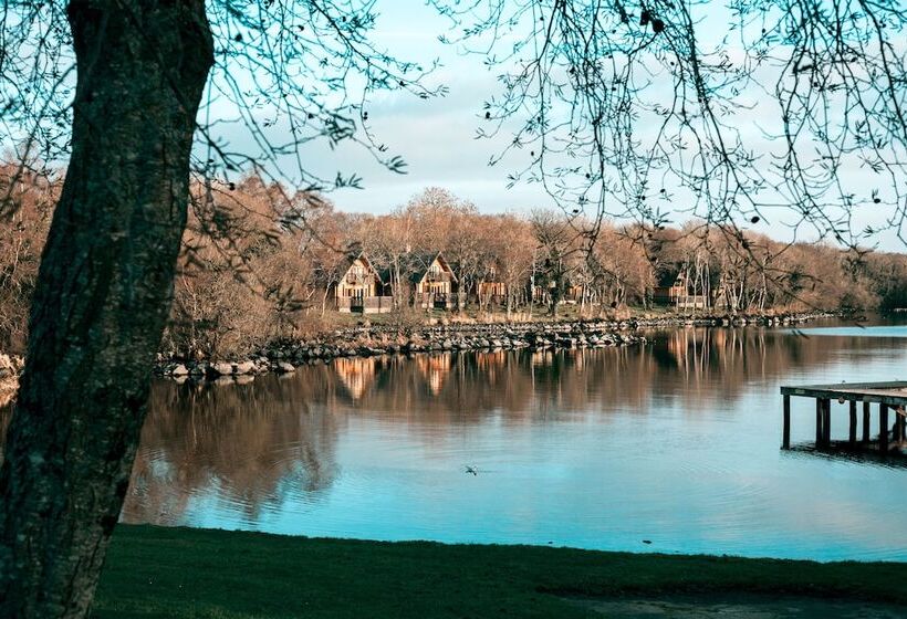 Отель Lusty Beg Island