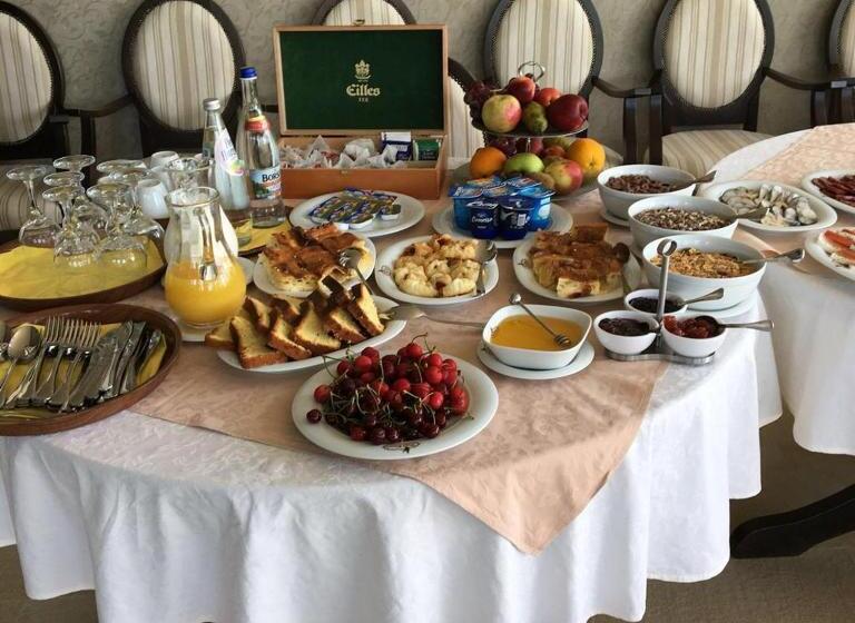 Отель Pensiunea Delta Dreams