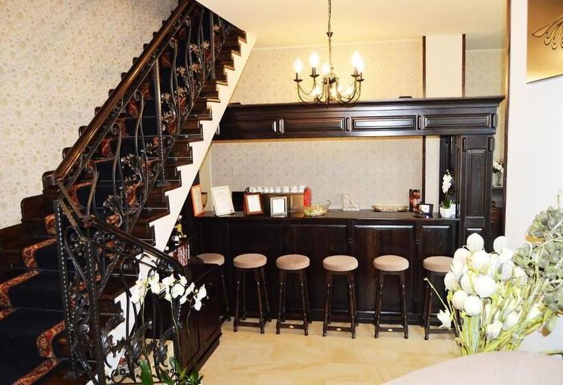 Отель Pensiunea Delta Dreams