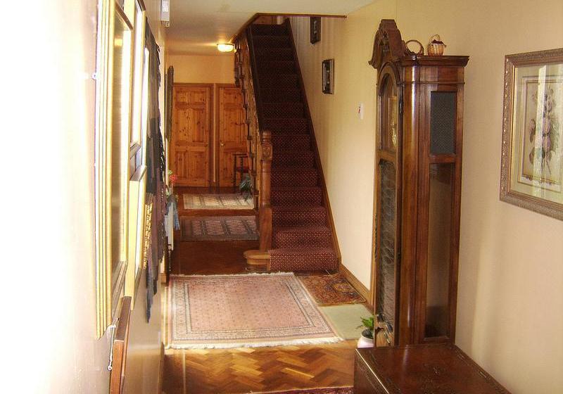 An Dooneen, The Hurley Farm B&b