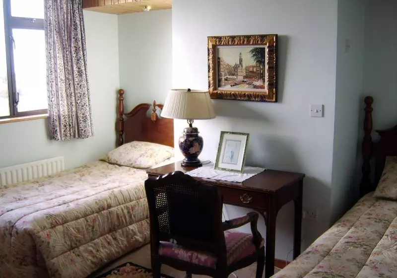 An Dooneen, The Hurley Farm B&b