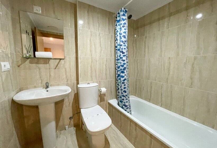 Apartamentos Ares 3000