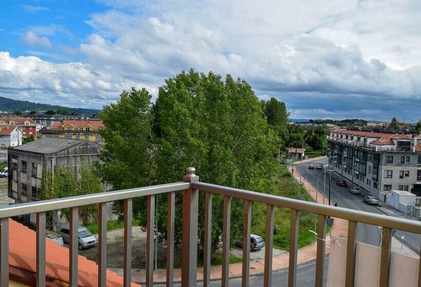 Apartamentos Ares 3000