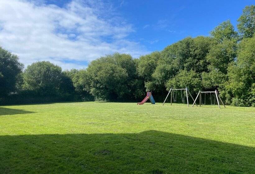 Apartamentos Ares 3000