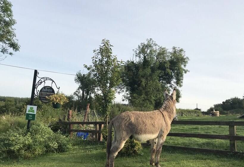 Hillview Farmhouse B&b