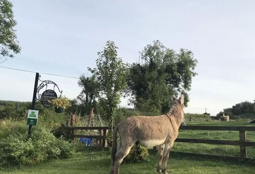 Hillview Farmhouse B&b