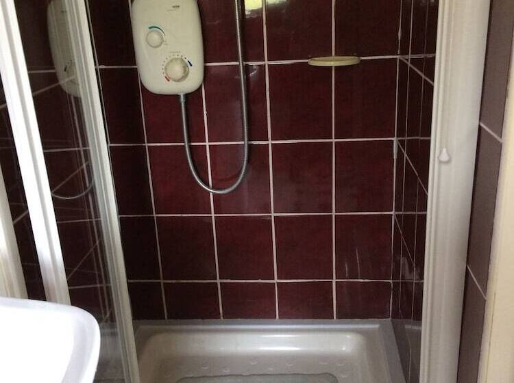 Hillview Farmhouse B&b