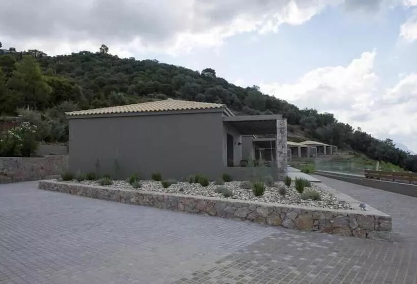 Hotelli Elimnion Resort