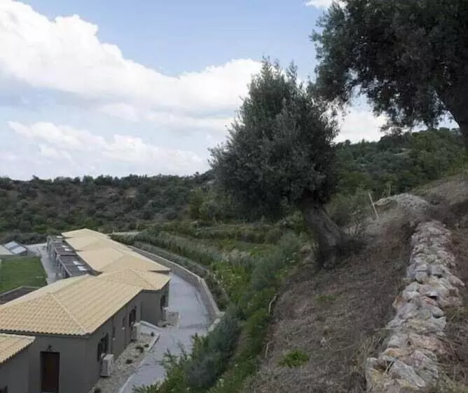 Hotelli Elimnion Resort