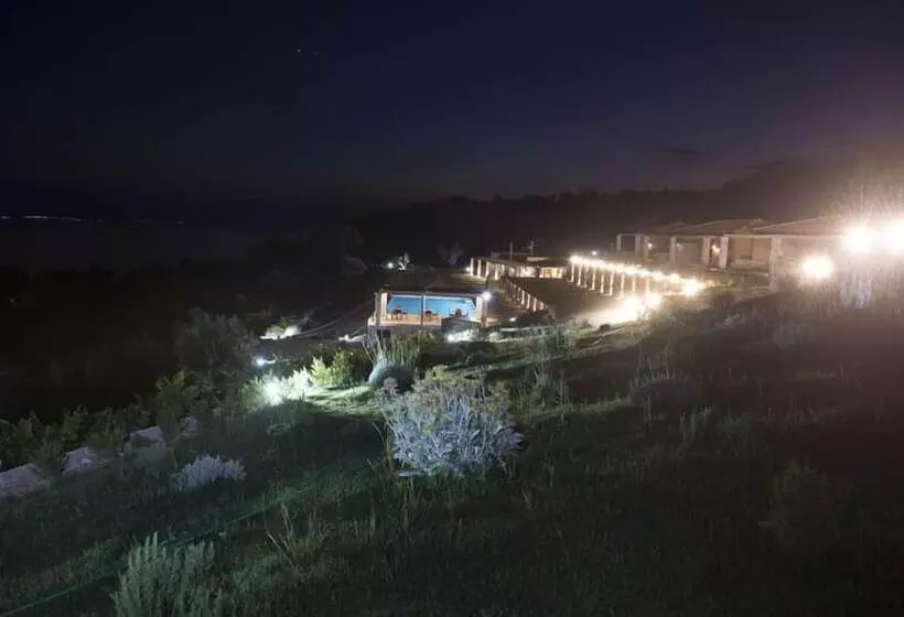 Hotelli Elimnion Resort