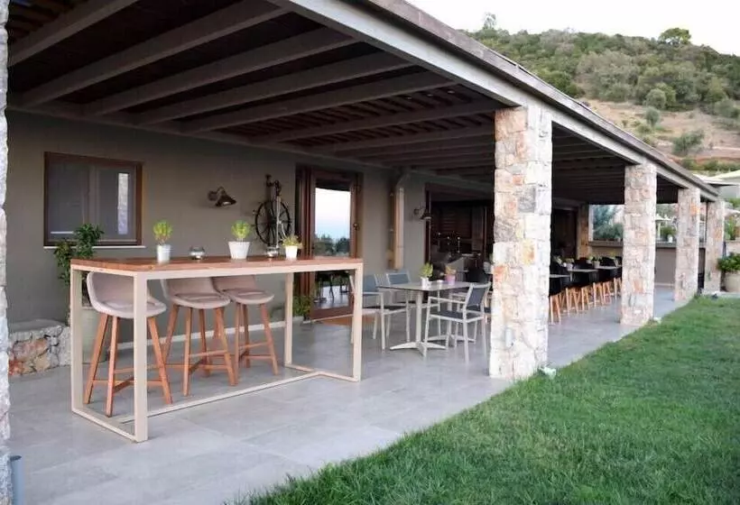 Hotelli Elimnion Resort