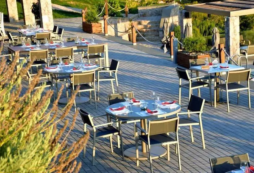 Hotelli Elimnion Resort