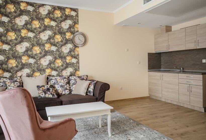 בית מלון כפרי Gardenia Beach Palace Apart