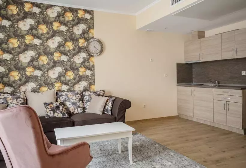 هتل Gardenia Beach Palace Apart