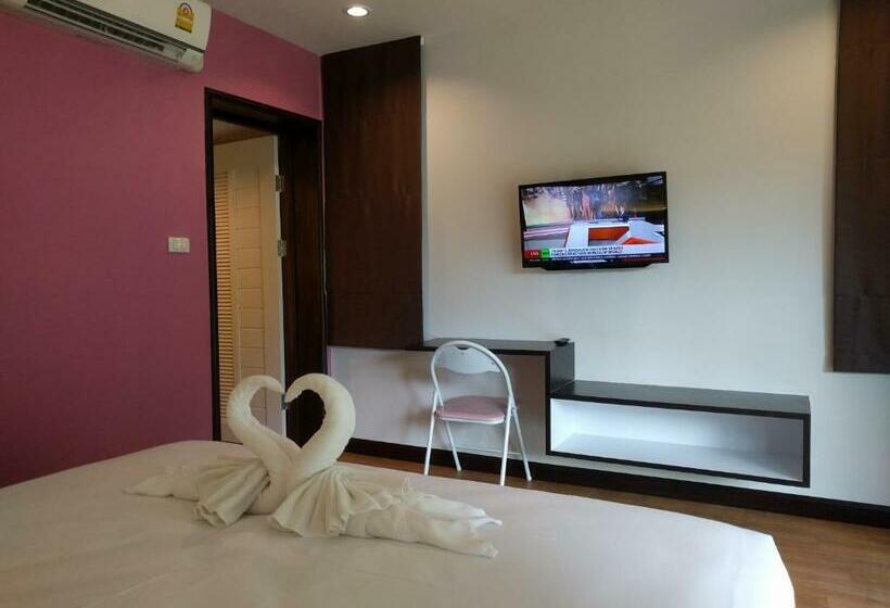 호텔 Pantharee Resort