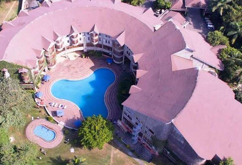 Отель Ngurdoto Mountain Lodge