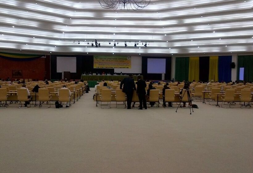 Отель Ngurdoto Mountain Lodge