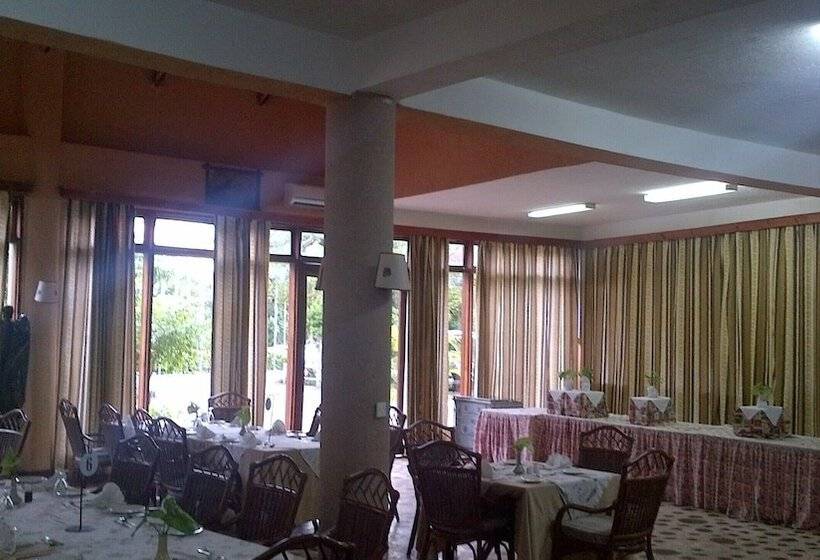 Отель Ngurdoto Mountain Lodge