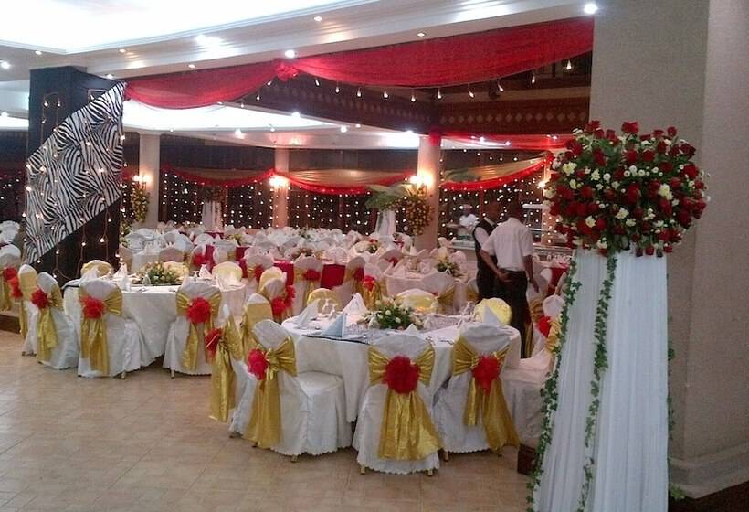 Отель Ngurdoto Mountain Lodge