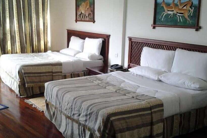 Отель Ngurdoto Mountain Lodge