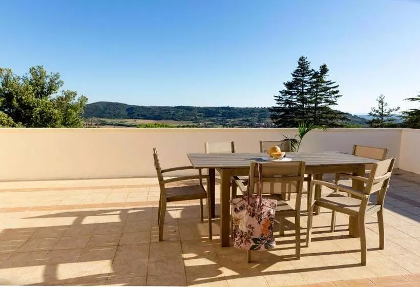 هتل Villa Moris