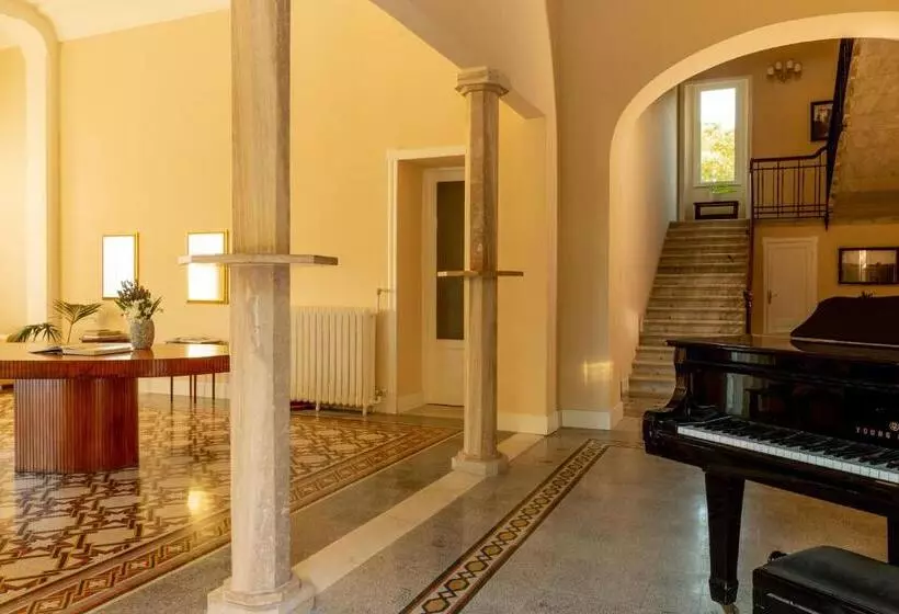 هتل Villa Moris