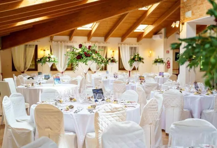 هتل Villa Moris