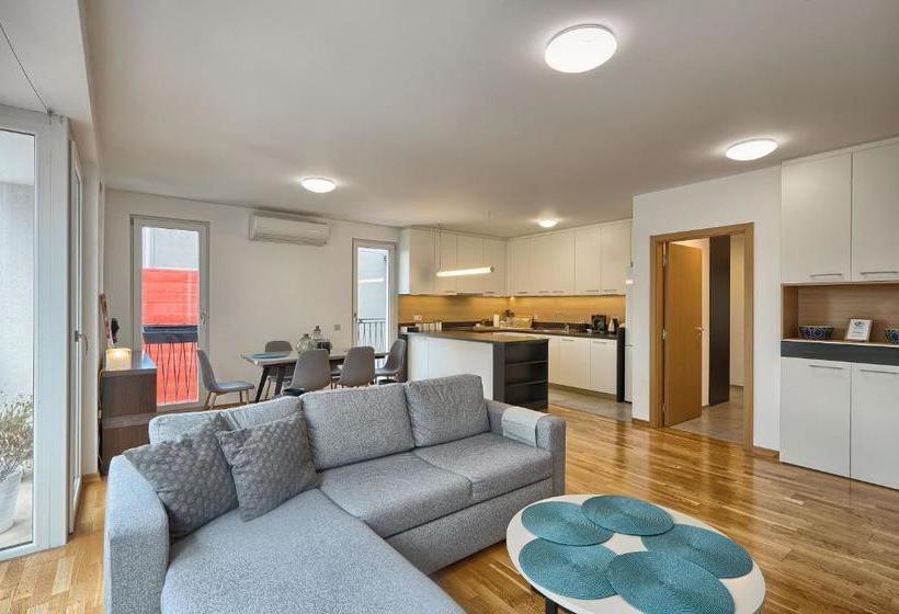 호텔 Baratero Club Apartments