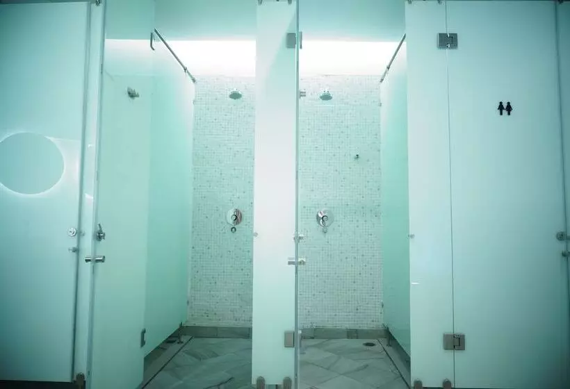 Hotelli Borough Capsule Hostel Bali