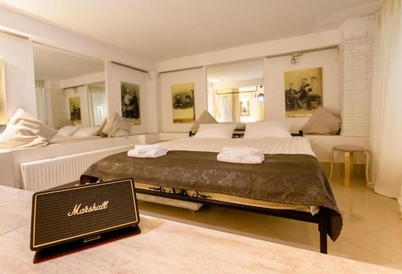 Отель Falcon Apartments  Meidan Boutique