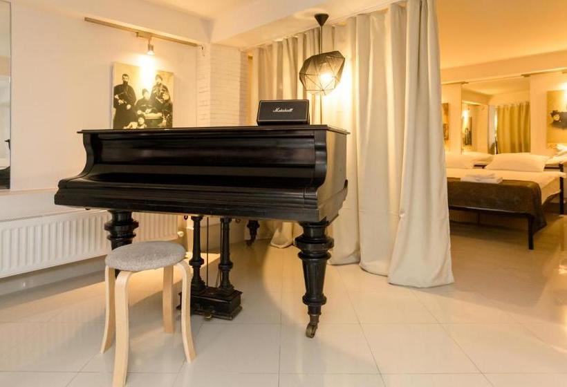 Отель Falcon Apartments  Meidan Boutique