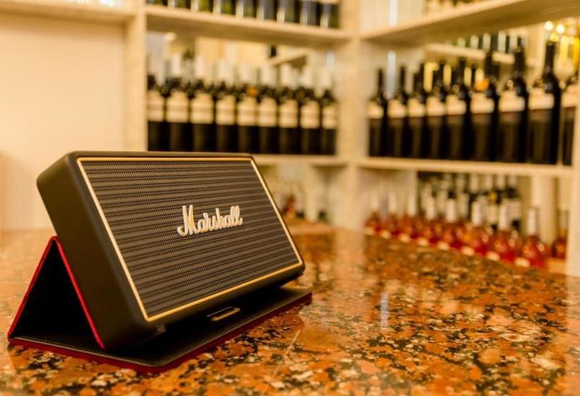 Отель Falcon Apartments  Meidan Boutique