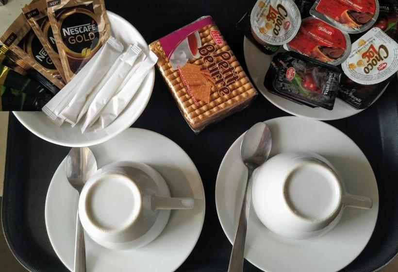 Отель Falcon Apartments  Meidan Boutique