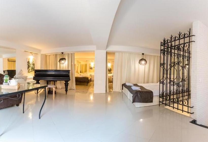 Отель Falcon Apartments  Meidan Boutique