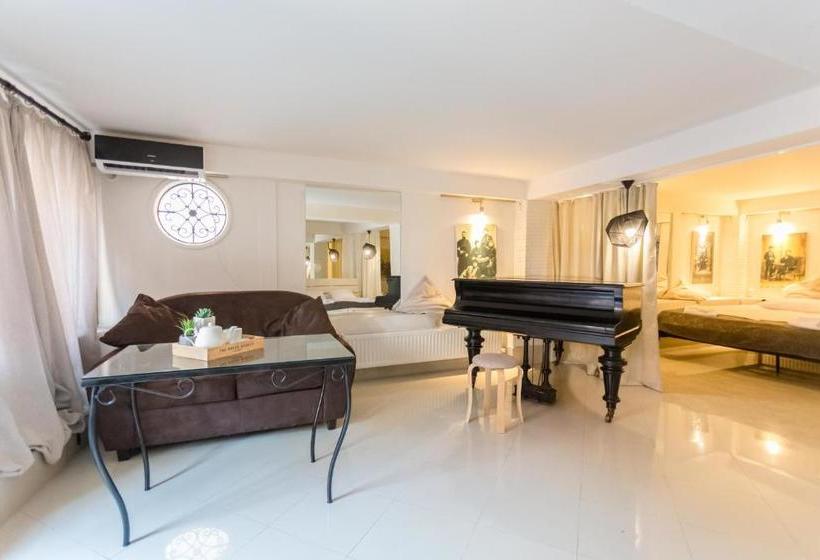 Отель Falcon Apartments  Meidan Boutique