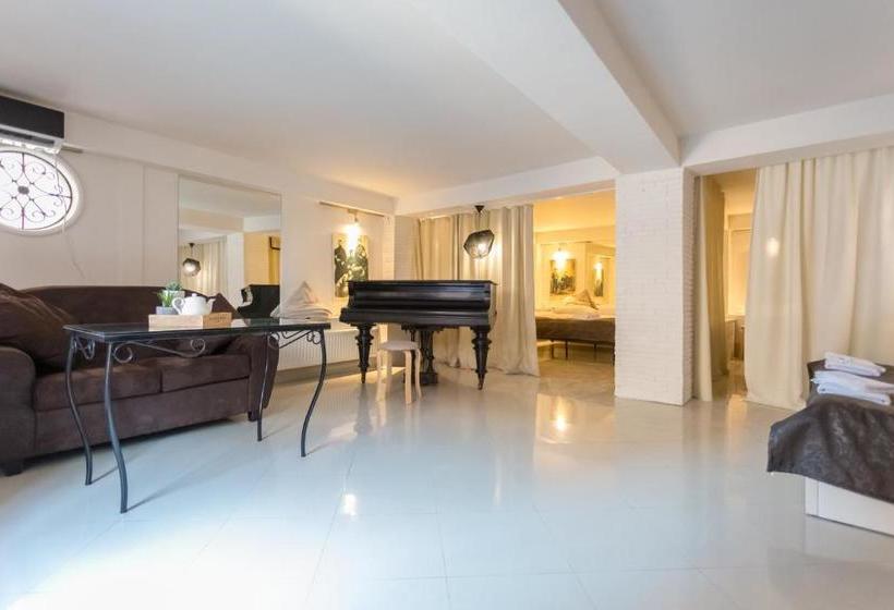 Отель Falcon Apartments  Meidan Boutique