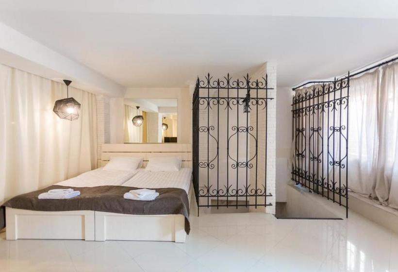 Отель Falcon Apartments  Meidan Boutique