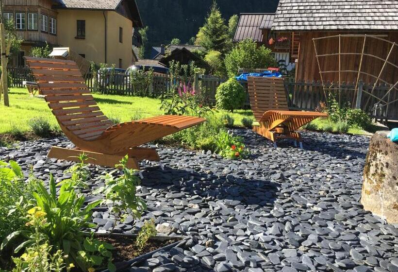 Отель Hallstatt Hideaway Adults Only