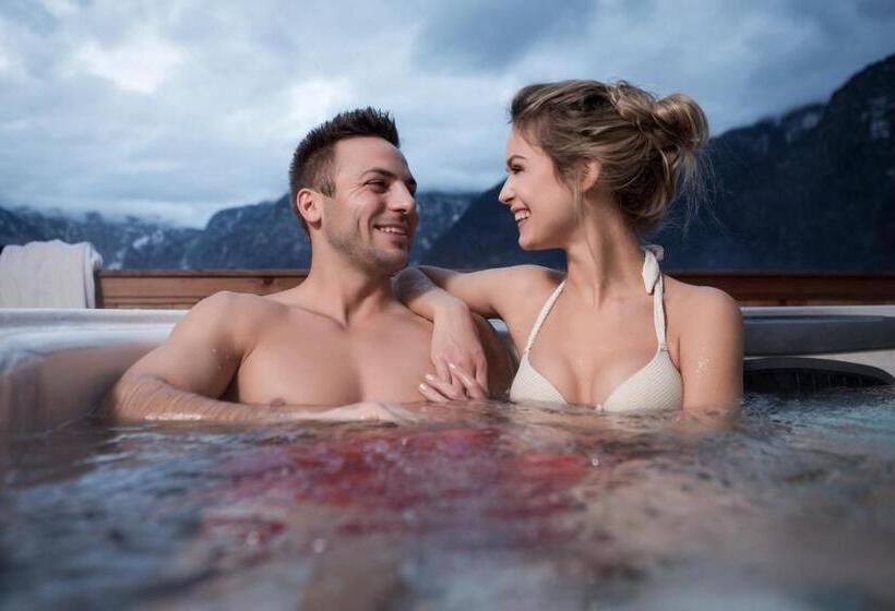 Отель Hallstatt Hideaway Adults Only