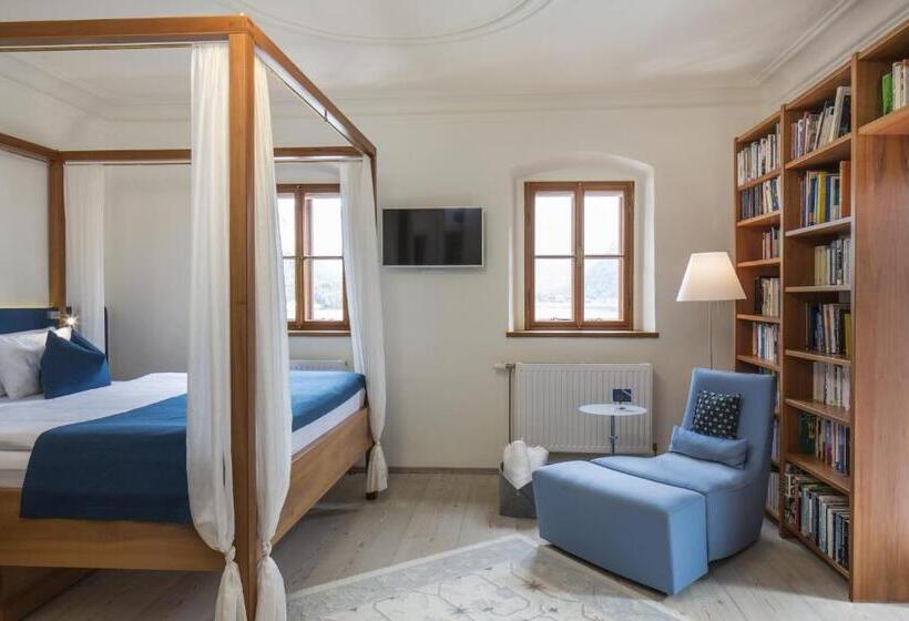 Отель Hallstatt Hideaway Adults Only