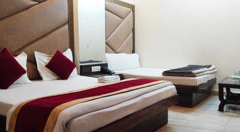 ホテル Lav Kush Deluxe At Paharganj