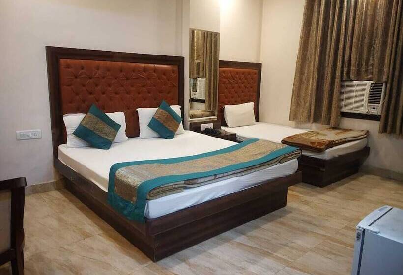 ホテル Lav Kush Deluxe At Paharganj