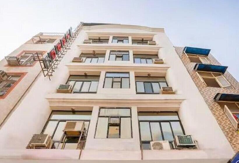 ホテル Lav Kush Deluxe At Paharganj