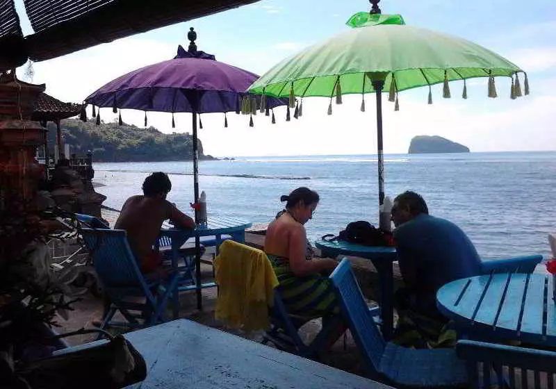 ホテル Puri Oka Beach Bungalows