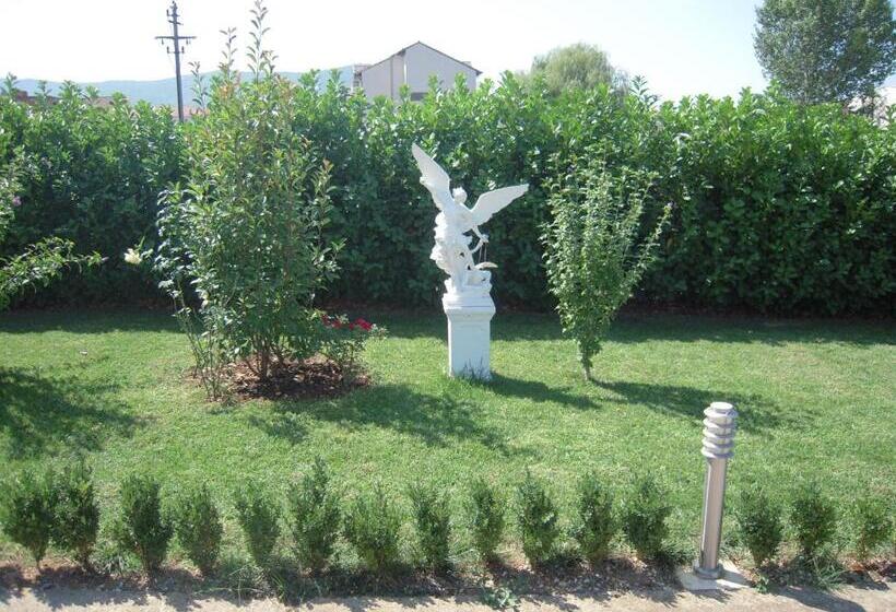 هتل Guest House Regina Mundi