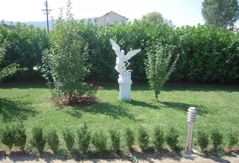 هتل Guest House Regina Mundi