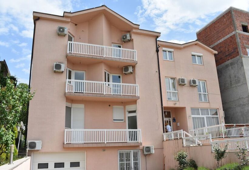 هتل Guest House Regina Mundi