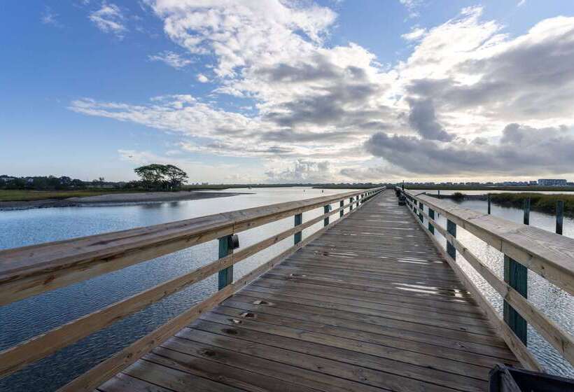 فندق Sandpebble Beach Club By Patton Hospitality