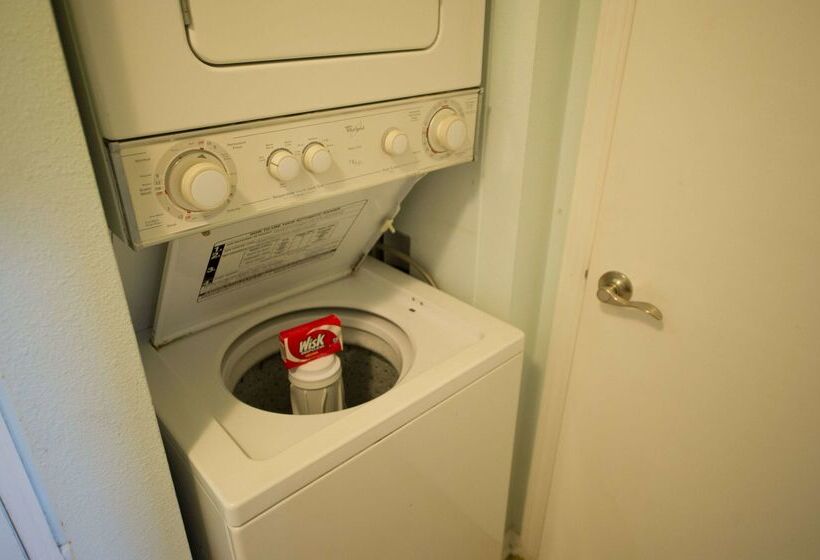 فندق Sandpebble Beach Club By Patton Hospitality