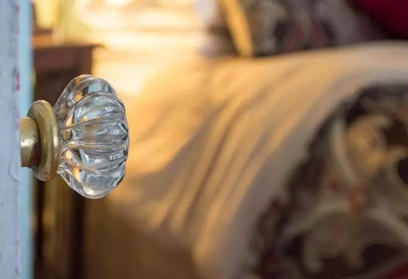 Hotelli The Historic Benner Mansion